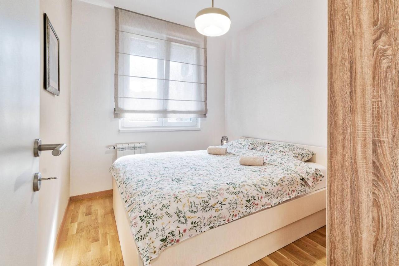 Goldenboy Apartments, באניה לוקה מראה חיצוני תמונה